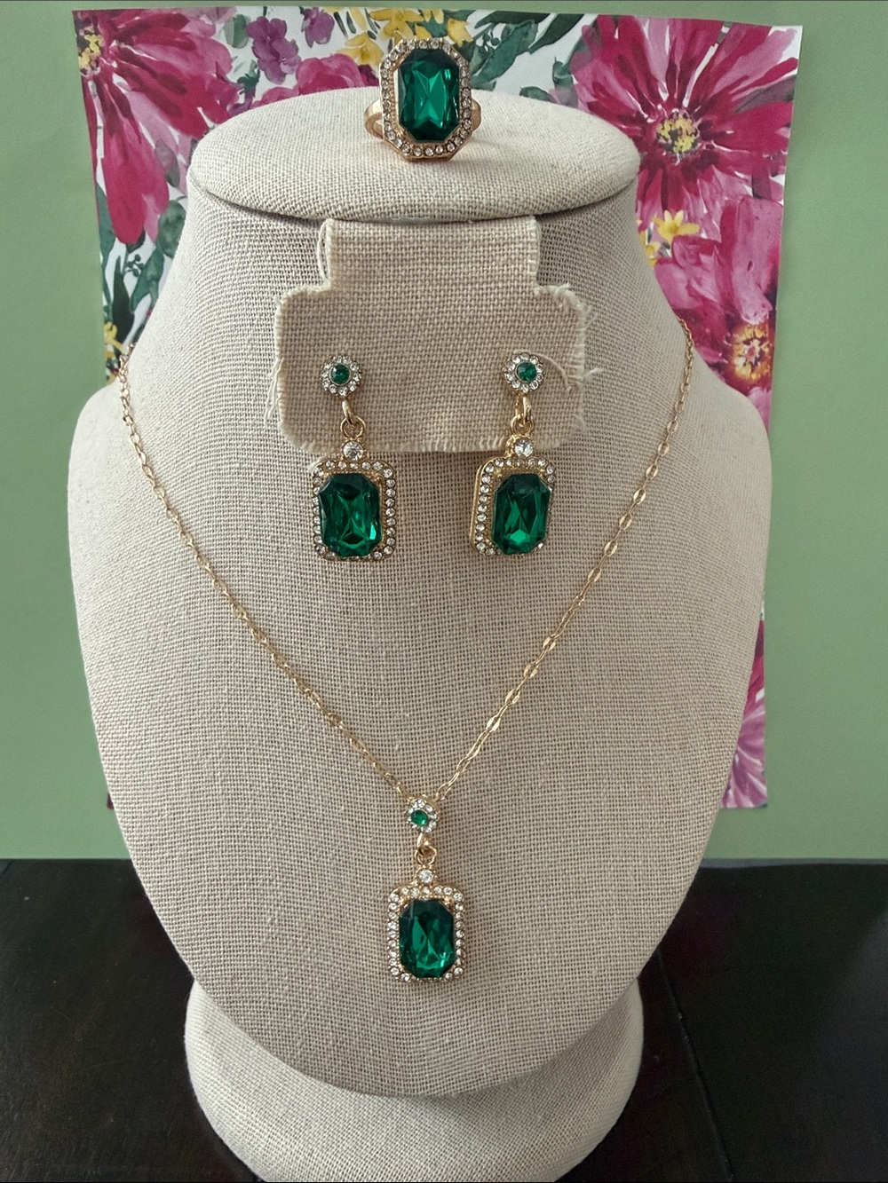 Emerald Green Gold-Plated Pendant Necklace & Earring Set - Women Jewelry